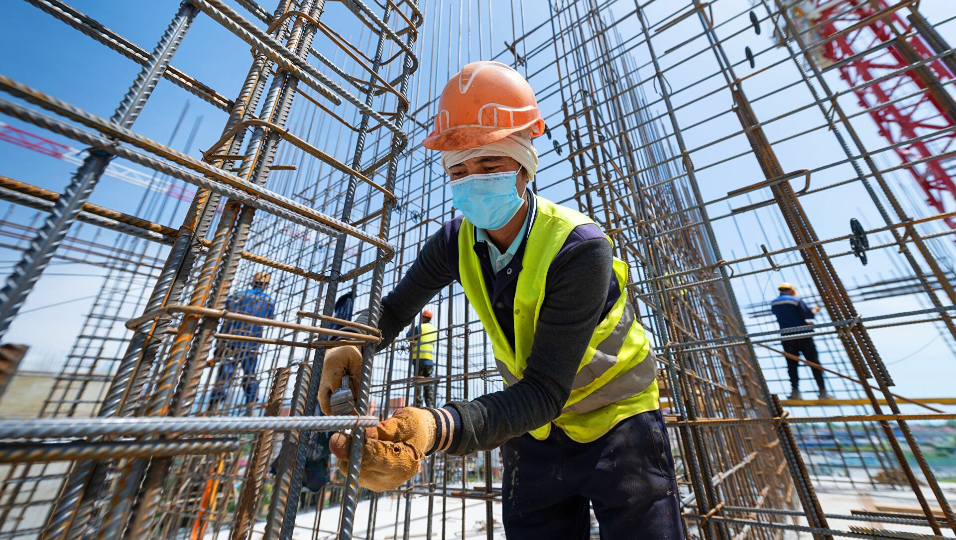 Вице-президент НОСТРОЙ озвучил предложения нацобъединения по учету и оформлению трудовых мигрантов в строительстве